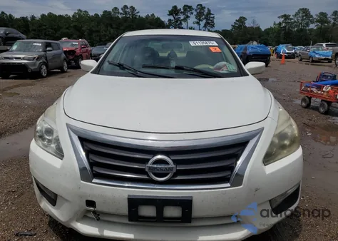2015 Nissan Altima 2.5 из США, поврежденный, VIN 1N4AL3AP0FN403034